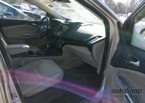 2017 Ford Escape Titanium из США, поврежденный, VIN 1FMCU9J90HUD23337